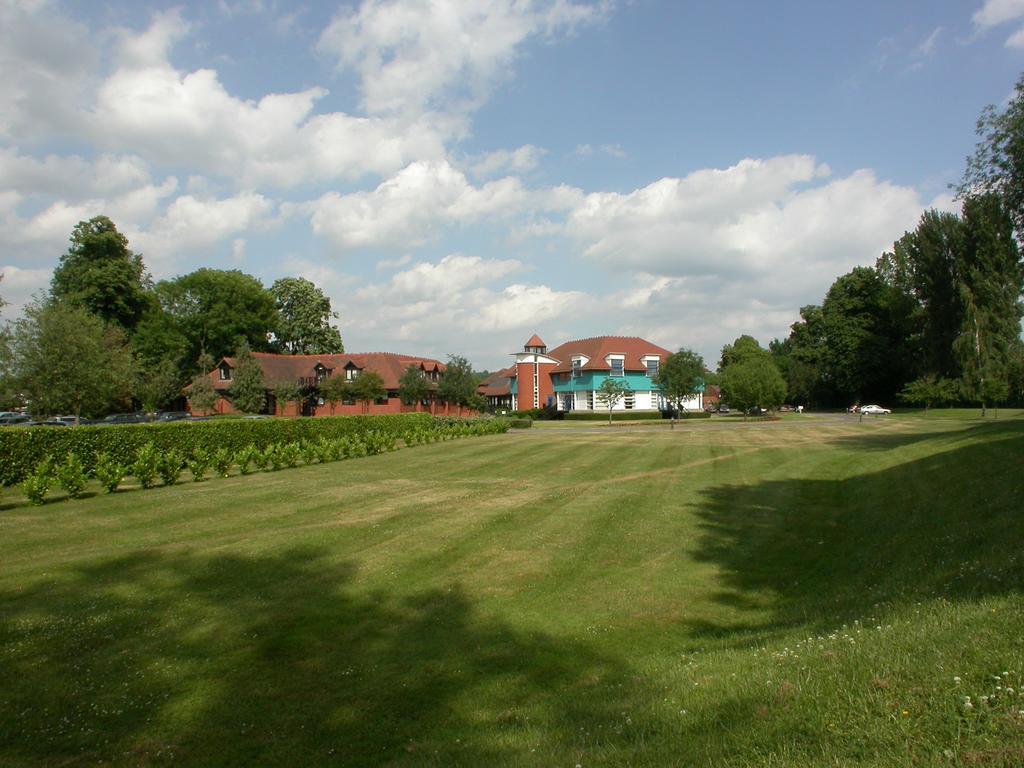 Cim Business Centre Maidenhead Exterior foto
