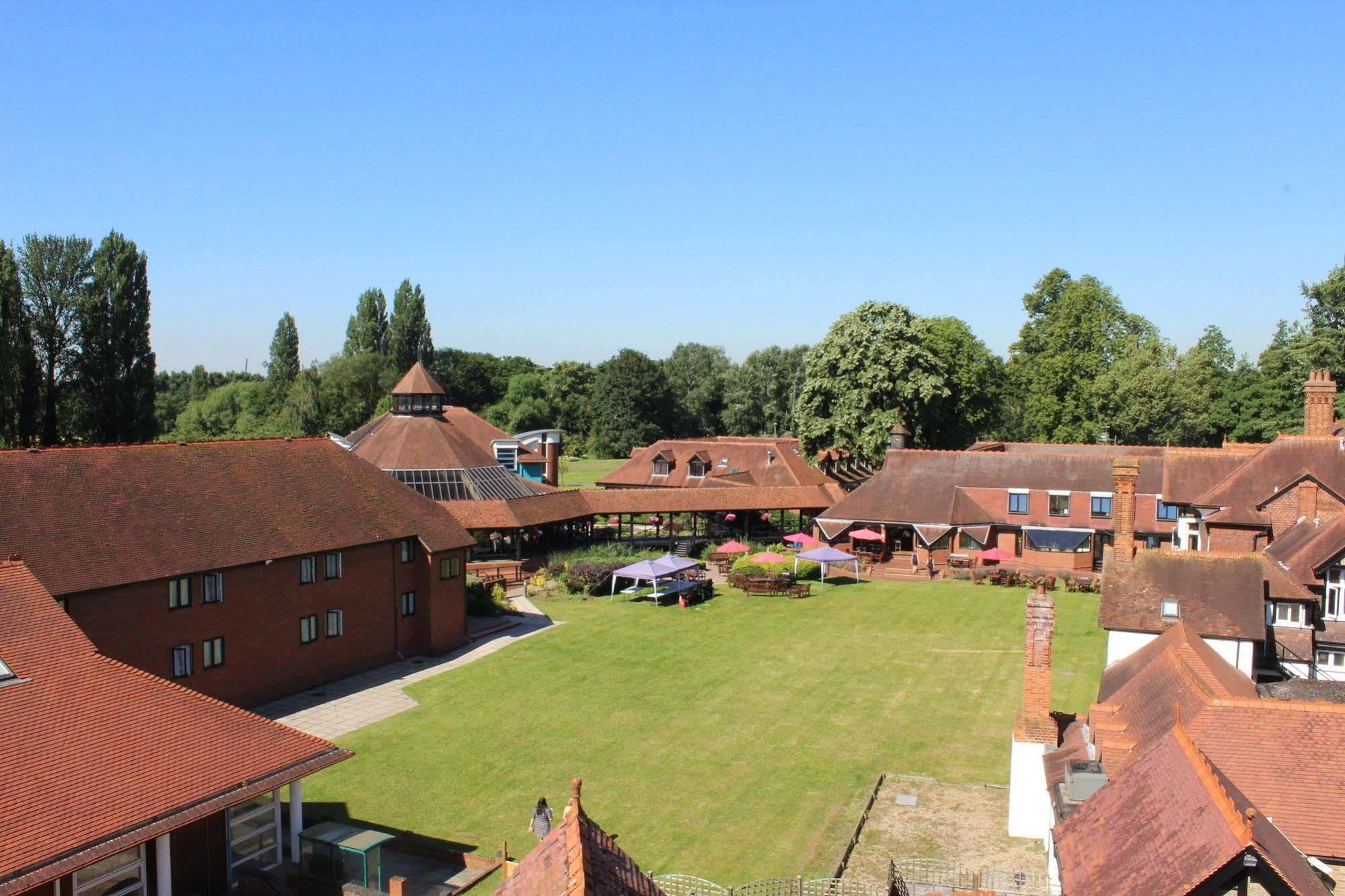 Cim Business Centre Maidenhead Exterior foto